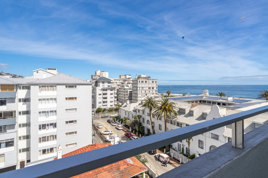 2 Bedroom Property for Sale in Sea Point Western Cape